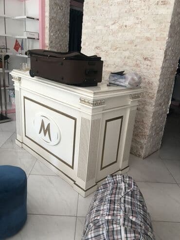 Садовая мебель на заказ: Klassik üslubda resepsiyon/qarşılanma masası - Material: MDF/taxta at lalafo.az — 1 Садовая мебель на заказ: Klassik üslubda resepsiyon/qarşılanma masası - Material: MDF/taxta — 1