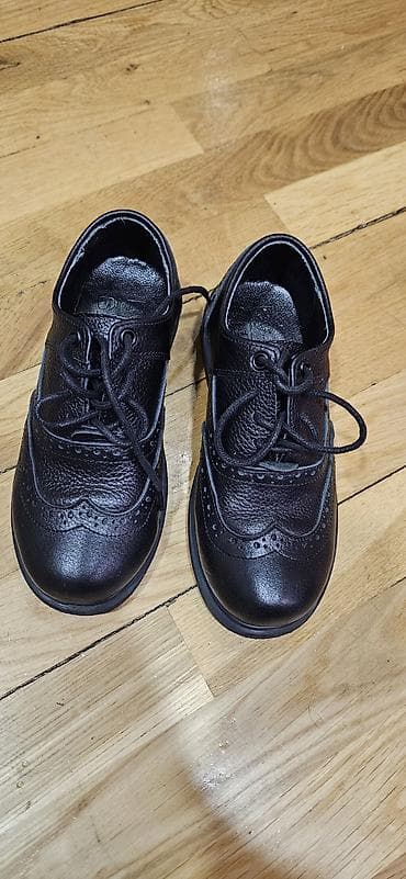 Uşaq üçün klassik qara broq üslublu ayaqqabı. Yeni kimidir. 2 defe lalafo.az -da Uşaq üçün klassik qara broq üslublu ayaqqabı. Yeni kimidir. 2 defe