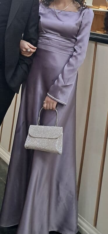 Zərif gecə/libas - Rəng: lavanda-bənövşəyi - Parça: yüngül parıltılı lalafo.az -da Zərif gecə/libas - Rəng: lavanda-bənövşəyi - Parça: yüngül parıltılı