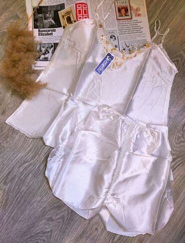 Yeni gecelik. M və L razmere gedir. Çehrayı ve aq rengi var lalafo.az -da Yeni gecelik. M və L razmere gedir. Çehrayı ve aq rengi var