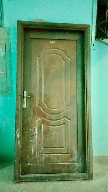 Dəmir giriş qapısı - Material: polad/dəmir konstruksiya, ağır və lalafo.az -da Dəmir giriş qapısı - Material: polad/dəmir konstruksiya, ağır və