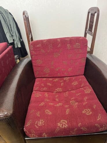 İşlənmiş divan ve iki kreslo lalafo.az -da İşlənmiş divan ve iki kreslo
