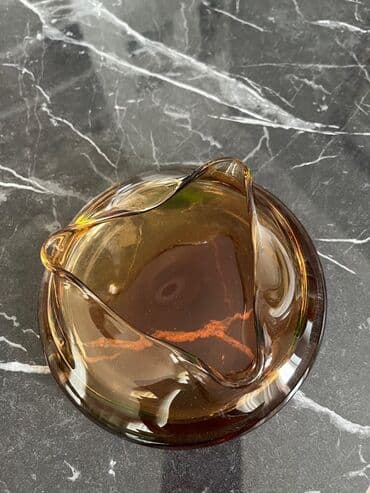 Əl üfləmə şüşə külqabı / dekor qab - Material: qalın, massiv şüşə - lalafo.az -da Əl üfləmə şüşə külqabı / dekor qab - Material: qalın, massiv şüşə -