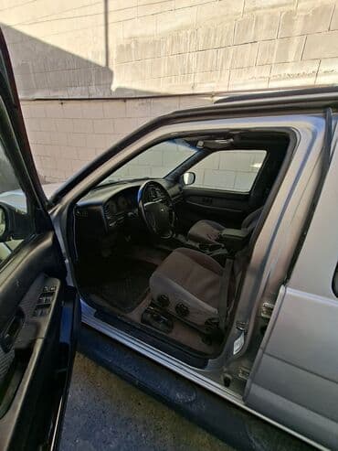 Nissan Pathfinder SUV - Kuzov: gümüşü rəng, 5 qapı, yüksək klirensli lalafo.az -da Nissan Pathfinder SUV - Kuzov: gümüşü rəng, 5 qapı, yüksək klirensli