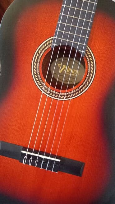 Valencia markali klassik gitara 🎸 (1 aydan az işlədilib heçbir lalafo.az -da Valencia markali klassik gitara 🎸 (1 aydan az işlədilib heçbir