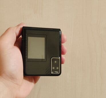 Samsung Z Flip, rəng - Qara, Zəmanət, Düyməli, İki sim kartlı lalafo.az -da Samsung Z Flip, rəng - Qara, Zəmanət, Düyməli, İki sim kartlı