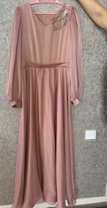 Bir dəfə geyinilib. Don özəl tikili. Razmer M lalafo.az -da Bir dəfə geyinilib. Don özəl tikili. Razmer M