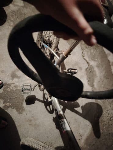 Velosiped – BMX/şehir üslubunda - Çərçivə: metal, klassik BMX tipli lalafo.az -da Velosiped – BMX/şehir üslubunda - Çərçivə: metal, klassik BMX tipli