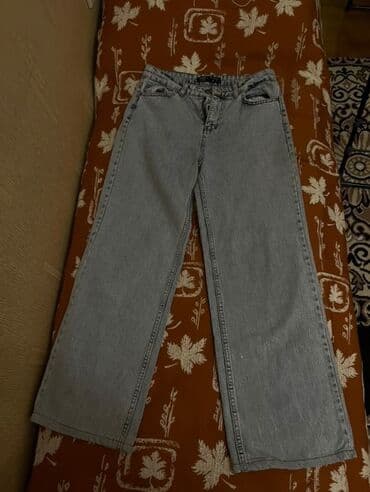 Açıq mavi rəngdə, enli biçimli cins şalvar. Yüksək belli və rahat lalafo.az -da Açıq mavi rəngdə, enli biçimli cins şalvar. Yüksək belli və rahat