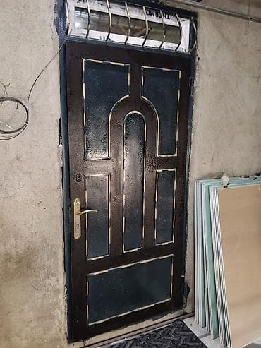 Dəmir giriş qapısı – ikiüzlü dizayn - Material: möhkəm metal karkas lalafo.az -da Dəmir giriş qapısı – ikiüzlü dizayn - Material: möhkəm metal karkas
