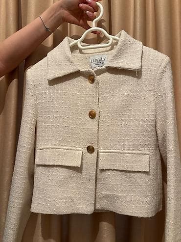 LOVELY by Isabelle – krem rəngli tvid qısa jaket - Klassik düz kəsim lalafo.az -da LOVELY by Isabelle – krem rəngli tvid qısa jaket - Klassik düz kəsim