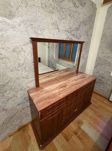 Komod. Sirmeleride var. Tecili Evden cıxmalıdır lalafo.az -da Komod. Sirmeleride var. Tecili Evden cıxmalıdır