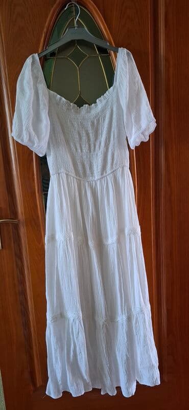 Sadece 1defe 3saatliq mezun geyiminin altindan geyinilib 35azn alinib lalafo.az -da Sadece 1defe 3saatliq mezun geyiminin altindan geyinilib 35azn alinib