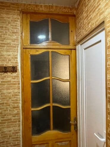 Şüşəli ağac otaq qapılari satilir . 3 eded var her biri 40 azn lalafo.az -da Şüşəli ağac otaq qapılari satilir . 3 eded var her biri 40 azn