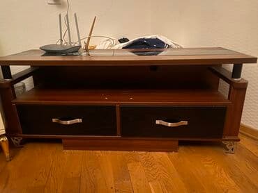 Düz TV altlığı, Polkalı, Şüşəli lalafo.az -da Düz TV altlığı, Polkalı, Şüşəli