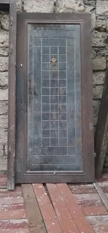 Mənzil üçün İşlənmiş Giriş qapısı Glazok ilə, Zəmanətsiz, Ödənişli quraşdırma, Ünvandan götürmə lalafo.az -da Mənzil üçün İşlənmiş Giriş qapısı Glazok ilə, Zəmanətsiz, Ödənişli quraşdırma, Ünvandan götürmə