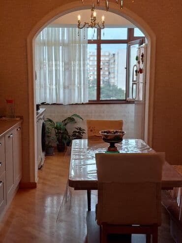 ремонт мебели: Təsviri: Klassik üslubda tam təmirli mənzil interyeri - Geniş dəhliz at lalafo.az — 7 ремонт мебели: Təsviri: Klassik üslubda tam təmirli mənzil interyeri - Geniş dəhliz — 7