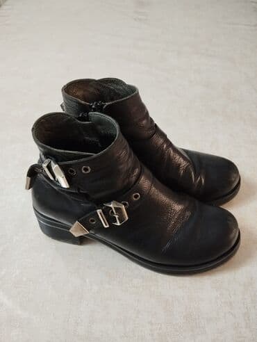 Ölçü: 38, rəng - Qara, İşlənmiş lalafo.az -da Ölçü: 38, rəng - Qara, İşlənmiş