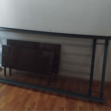 Çarpayı,yanlari taxda,mebel,ortası demir burjun. - Material: möhkəm lalafo.az -da Çarpayı,yanlari taxda,mebel,ortası demir burjun. - Material: möhkəm