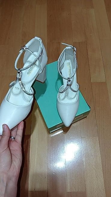 Ağ rəngli zərif qadın ayaqqabısı – BIFRISS - Model: bağlama qayışı lalafo.az -da Ağ rəngli zərif qadın ayaqqabısı – BIFRISS - Model: bağlama qayışı