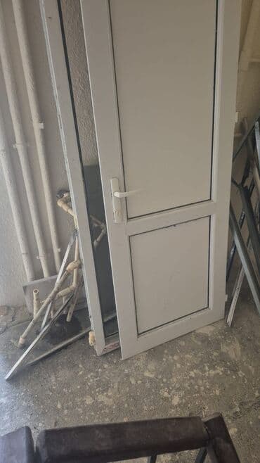 PVC qapı - Material: ağ rəngli PVC profil - Konstruksiya: yuxarı və lalafo.az -da PVC qapı - Material: ağ rəngli PVC profil - Konstruksiya: yuxarı və