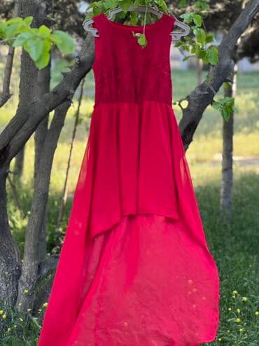 Qırmızı zərif paltar - Model: önü qısa, arxası uzun (high-low) kəsim lalafo.az -da Qırmızı zərif paltar - Model: önü qısa, arxası uzun (high-low) kəsim