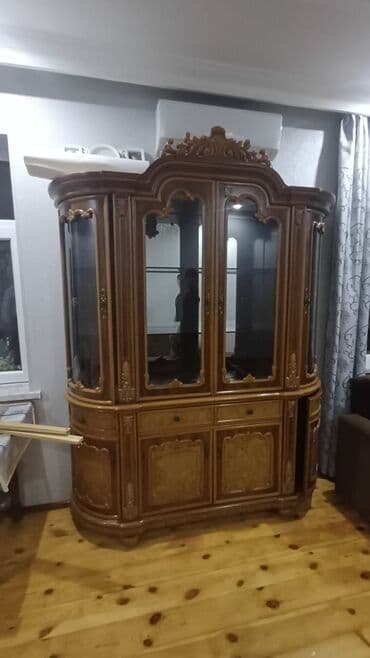Şüşəli dolab vitrini, İşlənmiş lalafo.az -da Şüşəli dolab vitrini, İşlənmiş