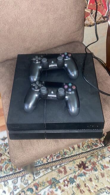 Sony PlayStation 4 (PS4) oyun konsolu Xüsusiyyətlər: - Model lalafo.az -da Sony PlayStation 4 (PS4) oyun konsolu Xüsusiyyətlər: - Model