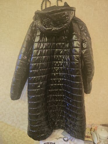 Uzun qadın şişmə paltosu – qara, parlaq səthli - Model: kapüşonlu lalafo.az -da Uzun qadın şişmə paltosu – qara, parlaq səthli - Model: kapüşonlu