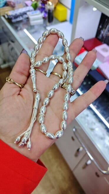 Gümüş tesbehler qiýmetlər ferqlidir.70 manatdan baslayır.33 daslidır lalafo.az -da Gümüş tesbehler qiýmetlər ferqlidir.70 manatdan baslayır.33 daslidır