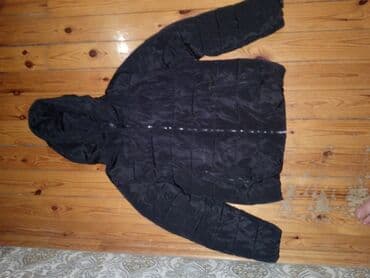 Qara rəngli kapüşonlu qış kurtkası - Rəng: qara - Model: şişmə lalafo.az -da Qara rəngli kapüşonlu qış kurtkası - Rəng: qara - Model: şişmə