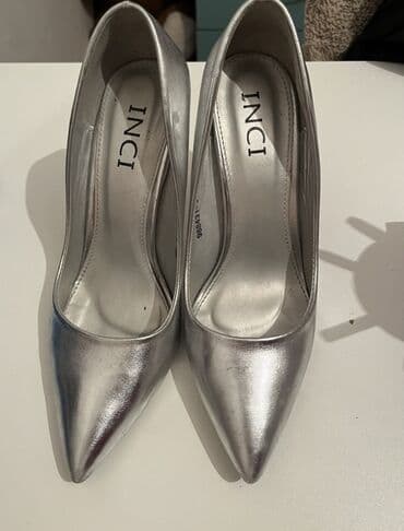 Brend: INCI toya geyilib bidefe Model: Klassik qadin tuflisi Rəng lalafo.az -da Brend: INCI toya geyilib bidefe Model: Klassik qadin tuflisi Rəng