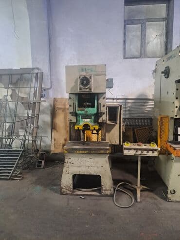 Mexanik presslər – JH21-45 və JF21-63 Məhsul təsviri: - Tək sütunlu lalafo.az -da Mexanik presslər – JH21-45 və JF21-63 Məhsul təsviri: - Tək sütunlu