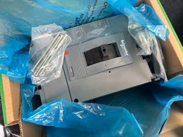 Лампочки: Avtomat schneider 400 amper,təzə qutuda,orjinal maldır at lalafo.az — 1 Лампочки: Avtomat schneider 400 amper,təzə qutuda,orjinal maldır — 1