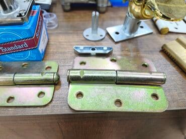 Qapı naliçnikləri: Möhkəm qapı menteşələri dəsti - Material: polad, sarı sink örtüklü lalafo.az -da — 1 Qapı naliçnikləri: Möhkəm qapı menteşələri dəsti - Material: polad, sarı sink örtüklü — 1