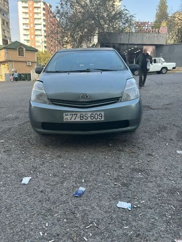 Toyota Prius: 1.5 l | Sedan lalafo.az -da Toyota Prius: 1.5 l | Sedan