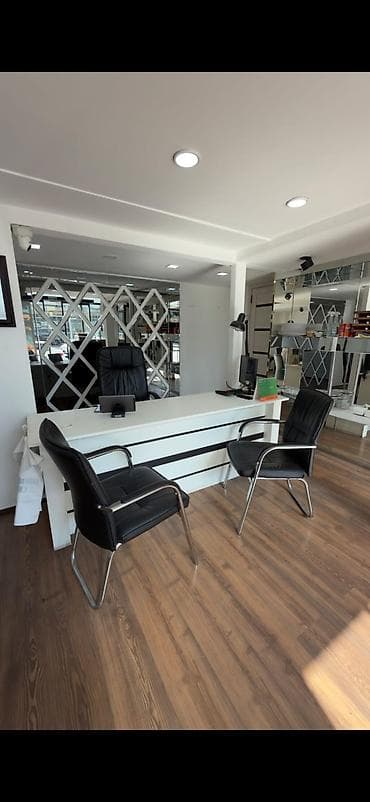 Ofis masasi kreslo ve 2 eded oturacaq birlikde. Ideal veziyyetde lalafo.az -da Ofis masasi kreslo ve 2 eded oturacaq birlikde. Ideal veziyyetde