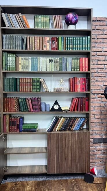 Офисные шкафы: Mebel, Kitab şkafı İki ədəddir yenidir. Bir ədədinin qiyməti 200 azn at lalafo.az — 1 Офисные шкафы: Mebel, Kitab şkafı İki ədəddir yenidir. Bir ədədinin qiyməti 200 azn — 1