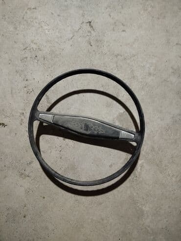 Klassik avtomobil sükan çarxı - Material: metal əsaslı, üstü lalafo.az -da Klassik avtomobil sükan çarxı - Material: metal əsaslı, üstü