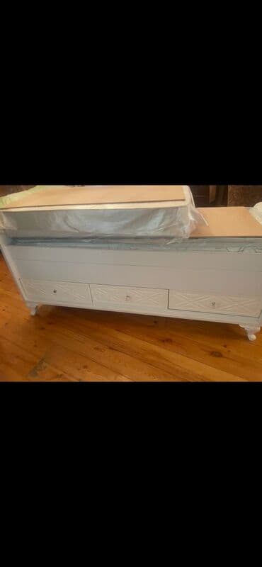 Oğlan və qız üçün, Dördbucaq, Beşik, Dəstsiz, Matras ilə, Yellənmə mexanizmsiz lalafo.az -da Oğlan və qız üçün, Dördbucaq, Beşik, Dəstsiz, Matras ilə, Yellənmə mexanizmsiz