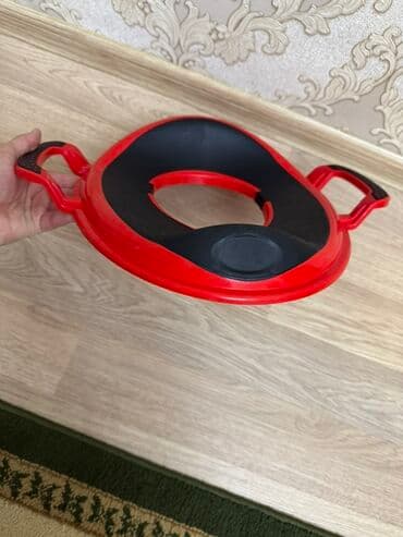 Unitaz qapaqları: Uşaq tualet oturacağı (reduktor) - Model: iki tutacaqlı, qırmızı-qara lalafo.az -da — 1 Unitaz qapaqları: Uşaq tualet oturacağı (reduktor) - Model: iki tutacaqlı, qırmızı-qara — 1