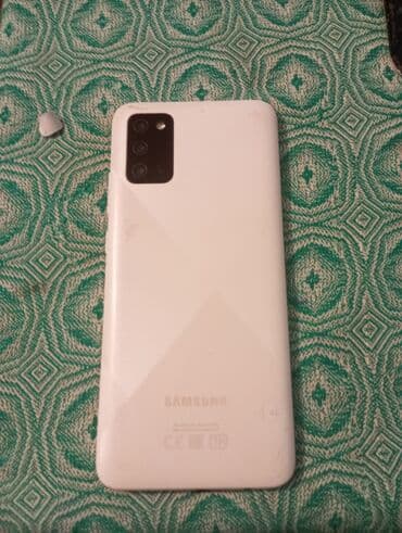 Samsung smartfon (ağ rəng). Arxa tərəfində “Samsung” loqosu və üçlü lalafo.az -da Samsung smartfon (ağ rəng). Arxa tərəfində “Samsung” loqosu və üçlü