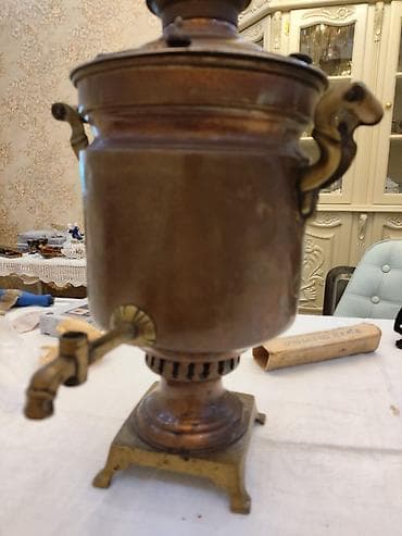 Mis samovar - Material: tam mis gövdə, pirinç ayaqlar və kran - lalafo.az -da Mis samovar - Material: tam mis gövdə, pirinç ayaqlar və kran -