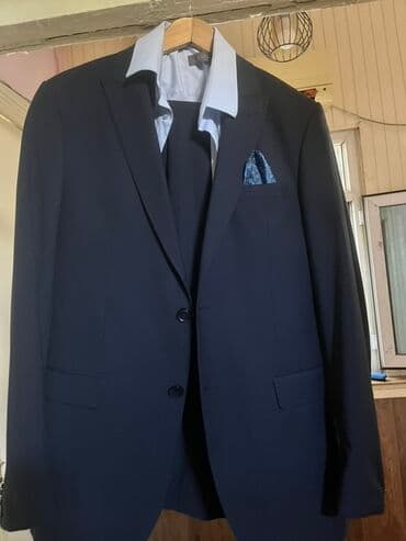 Kişi kostyumu – klassik tünd göy rəng - 2 düyməli, dar kəsimə yaxın lalafo.az -da Kişi kostyumu – klassik tünd göy rəng - 2 düyməli, dar kəsimə yaxın