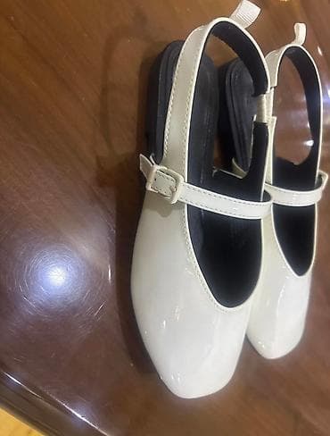 Rəng - Ağ Basanojkalar, Ölçü: 34, Qız üçün lalafo.az -da — 1 Rəng - Ağ Basanojkalar, Ölçü: 34, Qız üçün — 1