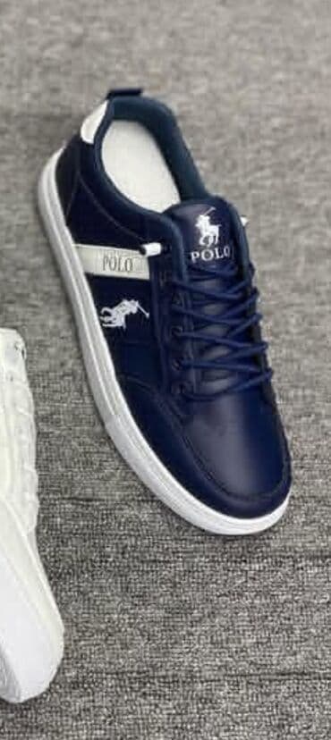 Tünd göy rəngdə Polo Ralph Lauren kişi krosşəbəkələri. Bu ayaqqabılar lalafo.az -da Tünd göy rəngdə Polo Ralph Lauren kişi krosşəbəkələri. Bu ayaqqabılar