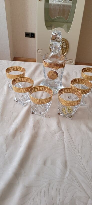 Klassik kristal viski dəsti - Tərkib: 1 ədəd kristal karaf və 6 ədəd lalafo.az -da Klassik kristal viski dəsti - Tərkib: 1 ədəd kristal karaf və 6 ədəd