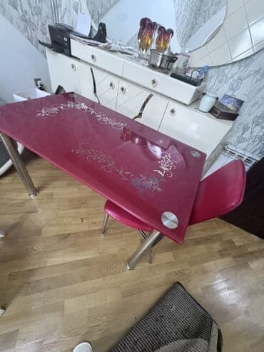 Mətbəx üçün, Açılmayan, Dördbucaq masa, 4 stul lalafo.az -da Mətbəx üçün, Açılmayan, Dördbucaq masa, 4 stul