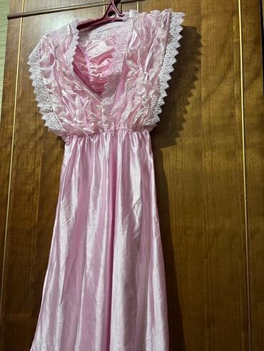 Noçnyuşka (dəst şəklində). Ночнушка (комплект). M-L bədən ölçüsü lalafo.az -da Noçnyuşka (dəst şəklində). Ночнушка (комплект). M-L bədən ölçüsü