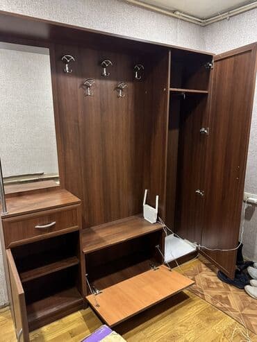 İşlənmiş, Açılan, 3 qapılı Düz dolab, Dəhliz dolabı lalafo.az -da İşlənmiş, Açılan, 3 qapılı Düz dolab, Dəhliz dolabı